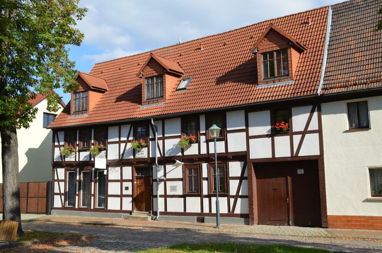 Wörlitz Pension Am Park מראה חיצוני תמונה